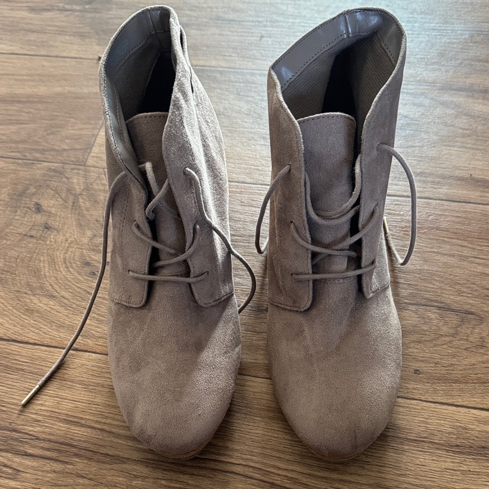 Dr. Scholl's Taupe Lace-Up Suede Ankle Boots